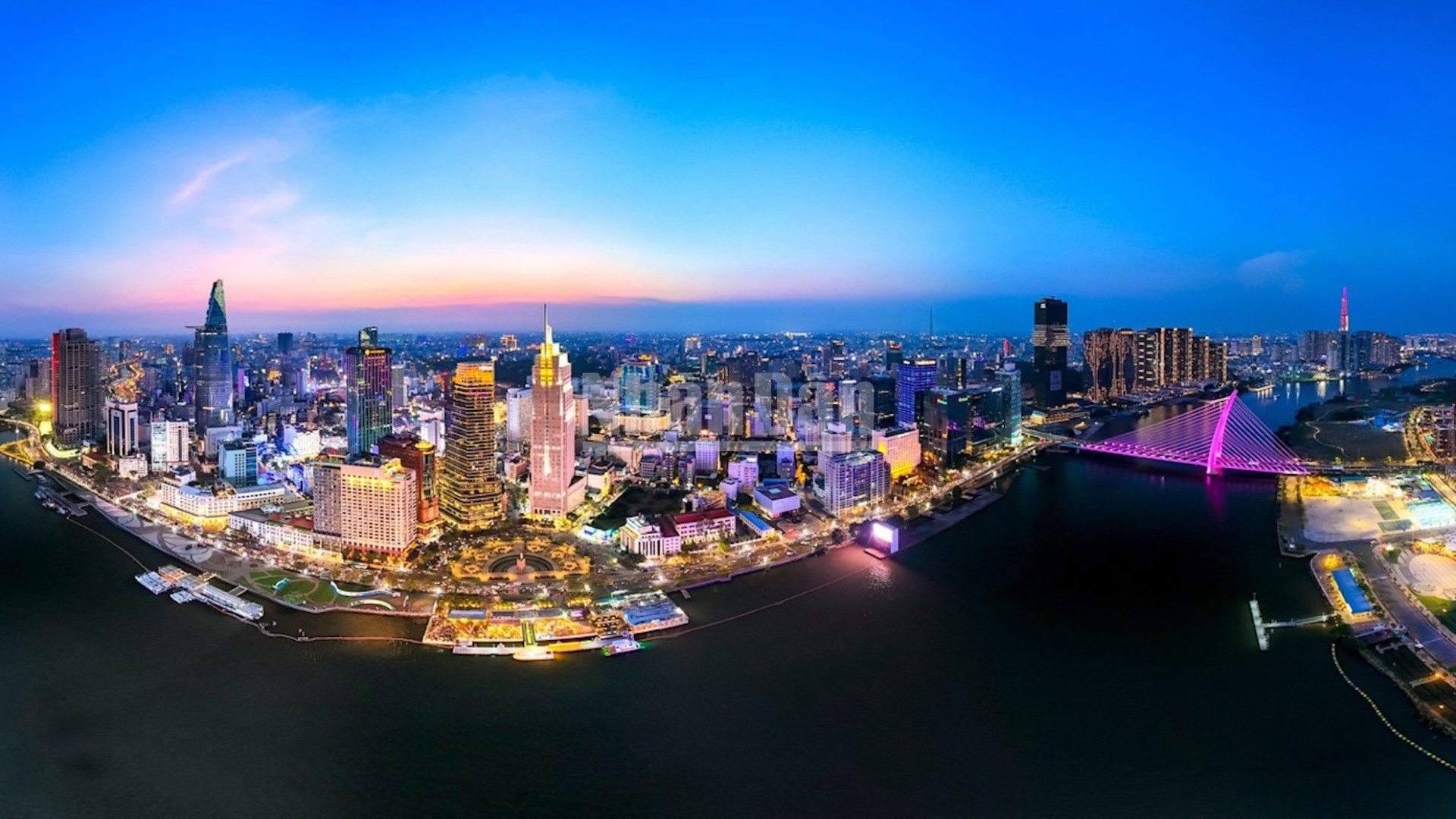 Thành phố Hồ Chí Minh với những dấu ấn hạ tầng đổi thay mạnh mẽ.