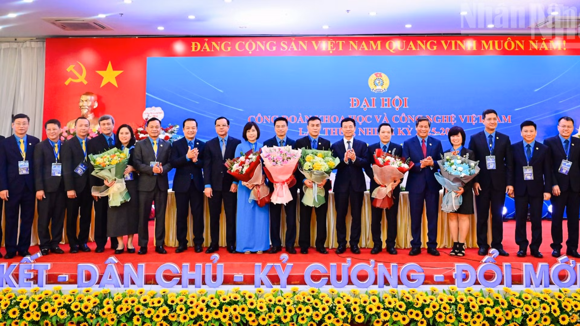 Lãnh đạo Tổng Liên đoàn Lao động Việt Nam, Bộ Khoa học và Công nghệ chúc mừng Ban Chấp hành Công đoàn Khoa học và Công nghệ Việt Nam nhiệm kỳ 2025-2030.