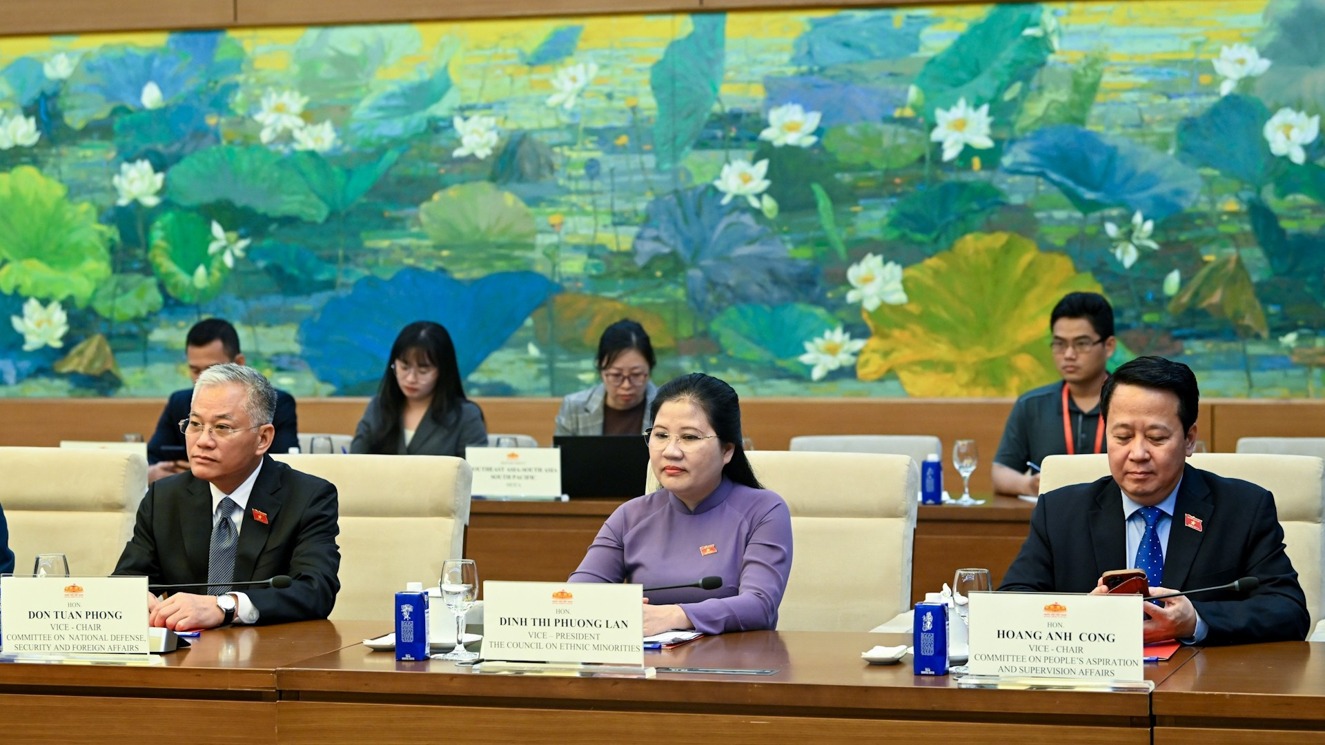 Các đại biểu Quốc hội Việt Nam dự buổi tiếp. (Ảnh: Duy Linh) 4-2221.jpg