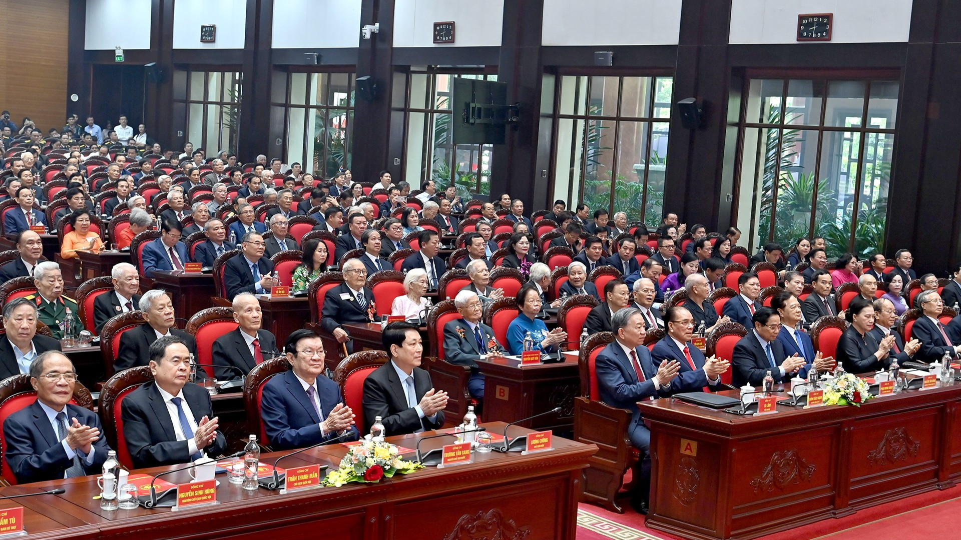 Tổng Bí thư Tô Lâm và các đồng chí lãnh đạo, nguyên lãnh đạo Đảng, Nhà nước tham dự buổi gặp mặt. a2-bnd-2775.jpg