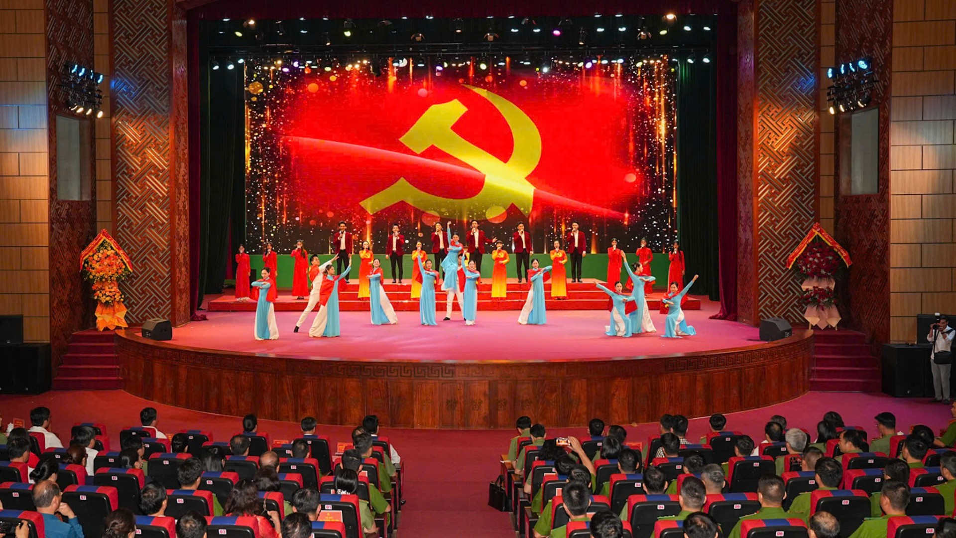 Ngày hội Toàn dân bảo vệ an ninh Tổ quốc năm 2025 tại phường Lê Thanh Nghị - địa phương được thành phố Hải Phòng chọn tổ chức Ngày hội điểm năm 2025. ngay-hoi-2-8662.jpg