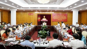 Đồng chí Nguyễn Trọng Nghĩa, Ủy viên Bộ Chính trị, Bí thư Trung ương Đảng, Trưởng Ban Tuyên giáo và Dân vận Trung ương với Tỉnh ủy chủ trì buổi làm việc với Tỉnh ủy Lạng Sơn về việc thực hiện Chỉ thị 30-CT/TW và kết quả thực hiện sắp xếp tổ chức bộ máy đơn vị hành chính 2 cấp.