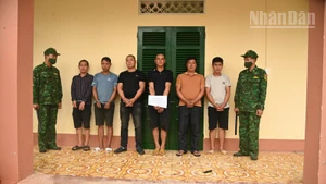 Các đối tượng tổ chức cho người khác nhập cảnh trái phép bị bắt giữ tại đồn Biên phòng Bảo Lâm, tỉnh Lạng Sơn.