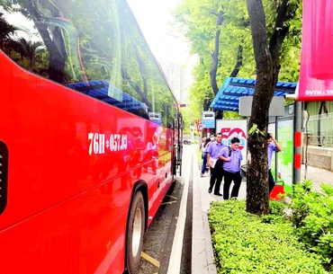 Xe đưa, rước công chức, viên chức, người lao động từ các nơi về Thành phố Hồ Chí Minh làm việc