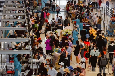 Ảnh minh họa: Hàng nghìn hành khách mắc kẹt tại Việt Nam do nhiều hãng quốc tế hủy hoặc thay đổi kế hoạch bay do ảnh hưởng chiến sự tại khu vực Trung Đông.