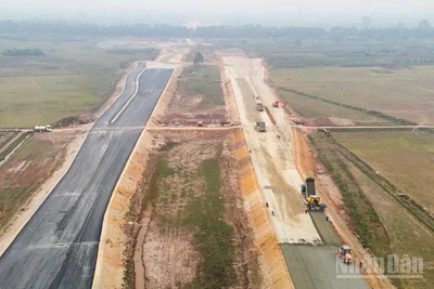 Công trường thi công Dự án đầu tư xây dựng đường Vành đai 4 - Vùng Thủ đô.