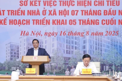 Thủ tướng Chính phủ Phạm Minh Chính chủ trì Hội nghị về phát triển nhà ở xã hội (Ảnh: Trần Hải).
