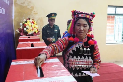 Cử tri xã biên giới Sín Thầu bỏ phiếu bầu đại biểu Quốc hội và Hội đồng nhân dân các cấp, nhiệm kỳ 2026-2031.