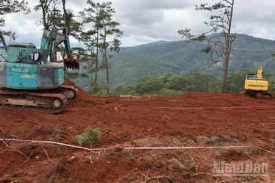 Công tác khắc phục hậu quả mưa lũ vẫn đang khẩn trương thực hiện đồng bộ, nhiều giải pháp.