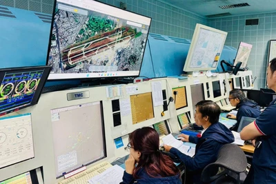 Các kíp trực tại Trung tâm kiểm soát đường dài Hồ Chí Minh (ACC HCM) và Airport Management App Tân Sơn Nhất (APP TSN) đã phối hợp chặt chẽ ngày 2/8/2025. (Ảnh: VATM) 
