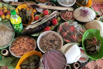 Trên mâm cỗ cúng của người Thái không xuất hiện thịt gà và thịt trâu để thể hiện sự trân trọng những con vật gắn liền nông nghiệp.