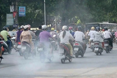 Xe máy là nguồn phát thải chất ô nhiễm lớn nhất trong các loại phương tiện giao thông. (Ảnh: Báo Nhân Dân)