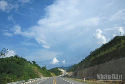 Cao tốc Nội Bài-Lào Cai.