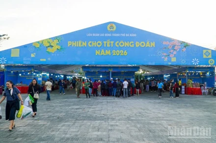 Quang cảnh Phiên chợ Tết Công đoàn năm 2026 tại Khu công nghiệp Tam Thăng, phường Bàn Thạch, thành phố Đà Nẵng.