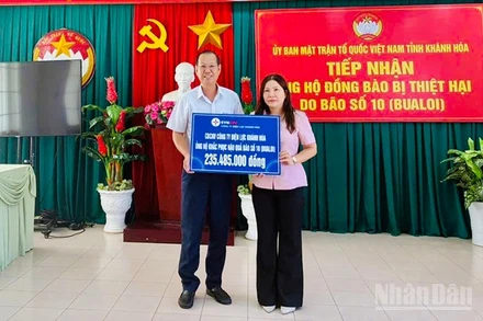 Đà Nẵng Công Ty Điện Lực Khánh Hoà Ủng Hộ Đồng Bào Bị Thiệt Hại Do Bão Số 10.