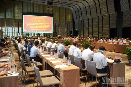 Quảng cảnh Hội nghị lấy ý kiến góp ý của các đồng chí nguyên lãnh đạo chủ chốt thành phố Đà Nẵng và tỉnh Quảng Nam đối với dự thảo Báo cáo chính trị trình Đại hội lần thứ XXIII Đảng bộ thành phố Đà Nẵng, nhiệm kỳ 2025-2030.