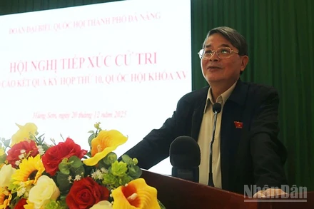 Phó Chủ tịch Quốc hội Nguyễn Đức Hải phát biểu tại buổi tiếp xúc cử tri.