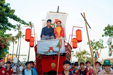 Tái hiện đám rước Công Nữ Ngọc Hoa và thương nhân Araki Sotaro.