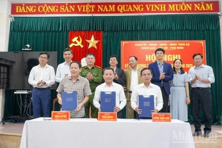Ba xã Chiên Đàn, Tây Hồ và Phú Ninh ký kết phối hợp, hợp tác phát triển trên các lĩnh vực.