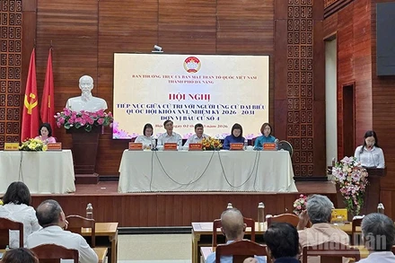 Quang cảnh buổi tiếp xúc giữa cử tri với người ứng cử đại biểu Quốc hội khóa XVI, nhiệm kỳ 2026-2031, đơn vị bầu cử số 4.