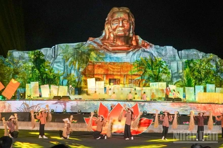 Chương trình nghệ thuật đặc biệt “Bản hùng ca bất diệt” gồm 3 chương với nhiều tiết mục đặc sắc.