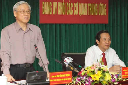 Tổng Bí thư Nguyễn Phú Trọng phát biểu chỉ đạo tại buổi làm việc với Đảng ủy Khối ngày 18/8/2012.