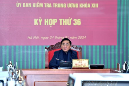 Đồng chí Trần Cẩm Tú, Ủy viên Bộ Chính trị, Bí thư Trung ương Đảng, Chủ nhiệm Ủy ban Kiểm tra Trung ương chủ trì Kỳ họp thứ 36 của Ủy ban Kiểm tra Trung ương. (Ảnh: ĐĂNG KHOA)