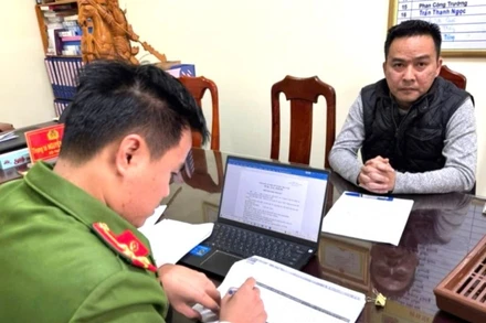 Đối tượng Lê Văn Huy tại cơ quan Công an. (Ảnh: Công an Quảng Bình cung cấp)