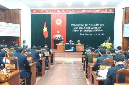 Quang cảnh kỳ họp cuối năm 2024 của Hội đồng nhân dân tỉnh Quảng Bình. 