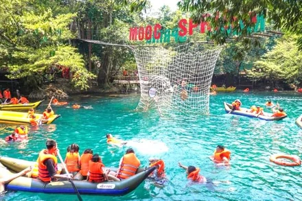 Suối Nước Moọc- nơi trải nghiệm và giải nhiệt tuyệt vời ở Quảng Bình