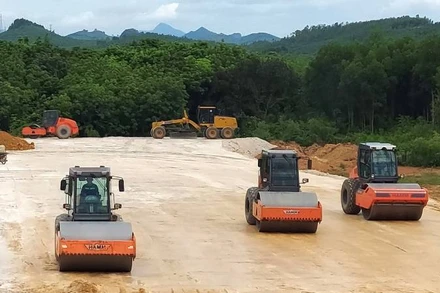 Thi công dự án công trình đường bộ cao tốc Bắc-Nam đoạn đi qua tỉnh Quảng Bình