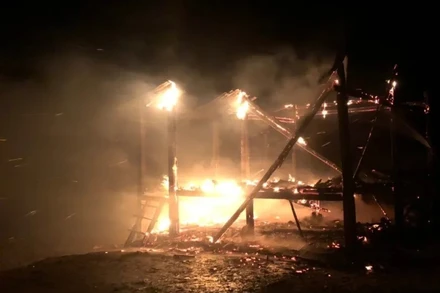 Nhà một hộ dân ở bản K-Ai, xã Dân Hóa, huyện Minh Hóa bị cháy hồi đầu năm 2023 (Ảnh minh họa)