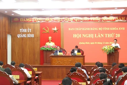 Quang cảnh hội nghị Tỉnh ủy Quảng Bình lần thứ 20