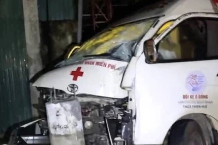 Hiện trường vụ tai nạn giao thông đêm 6/11 tại Quảng Bình.