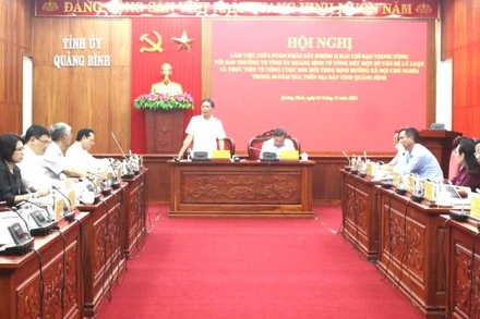 Quang cảnh buổi làm việc, khảo sát tại Quảng Bình.