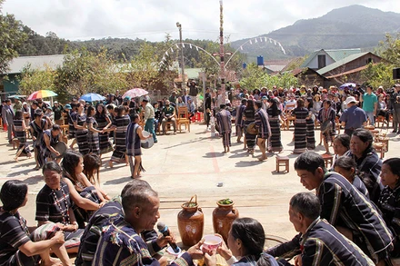 Ngày hội nơi buôn làng Cơ Ho giữa núi rừng nam Tây Nguyên.