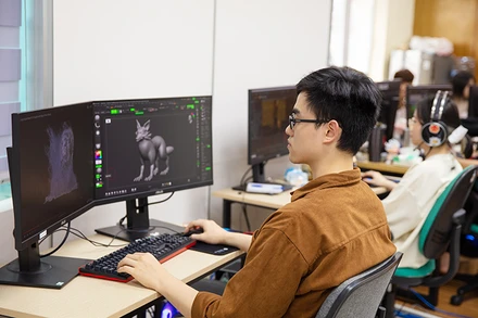 Nhân viên Công ty Alpha Animation Studio ứng dụng AI trong sản xuất phim.