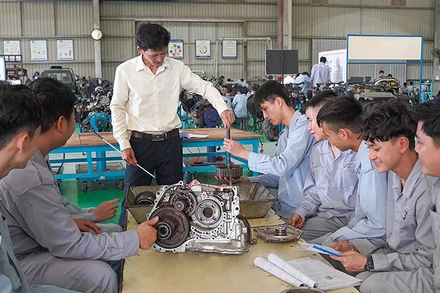 Trường cao đẳng THACO tập trung vào kỹ năng thực hành, giúp sinh viên có thể sớm thạo nghề. Nguồn: THACO