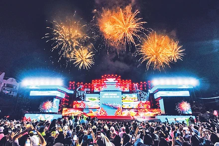 Lễ hội Hoa phượng đỏ Hải Phòng năm 2023.