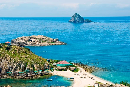 Hòn Nội-Hòn Ngoại đảo yến thiên nhiên Khánh Hòa.