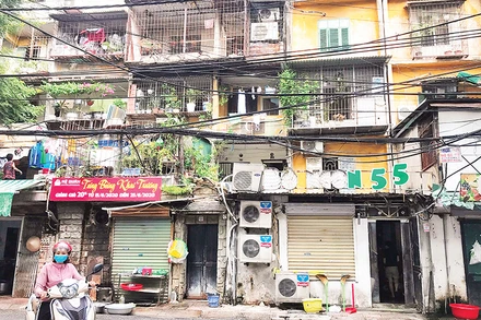 Chung cư cũ cần cải tạo, xây dựng lại. 