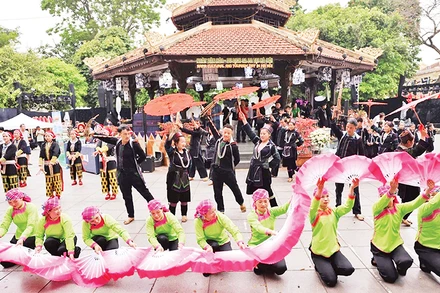 Giới thiệu nét đẹp văn hóa Sa Pa tại Hà Nội. (Ảnh Ngô Huyền)