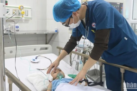 Bé trai 5 tuổi được cứu sống, hiện đang tiếp tục được các y bác sĩ Bệnh viện Nhi Thái Bình theo dõi sát sao.