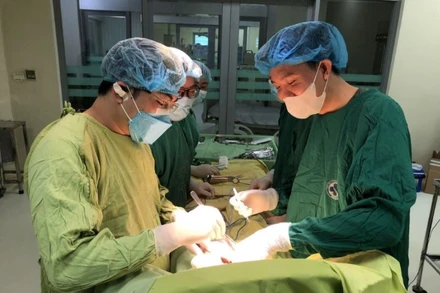 Bệnh viện Đa khoa tỉnh Thái Bình đã thực hiện thành công nhiều ca phẫu thuật chuyên sâu, có độ khó cao.