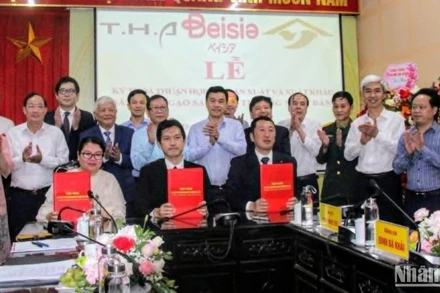 Huyện Hưng Hà ký kết thỏa thuận hợp tác với các doanh nghiệp trong sản xuất, chế biến và xuất khẩu gạo sang thị trường Nhật Bản.