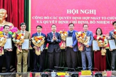 Trao Quyết định bổ nhiệm Giám đốc, Phó Giám đốc Sở Tài chính tỉnh Thái Bình.