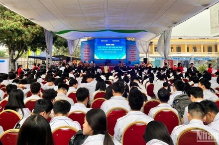 Có 1.000 học sinh các Trường trung học phổ thông trên địa bàn tỉnh Thái Bình được tư vấn, hướng nghiệp tại sự kiện.