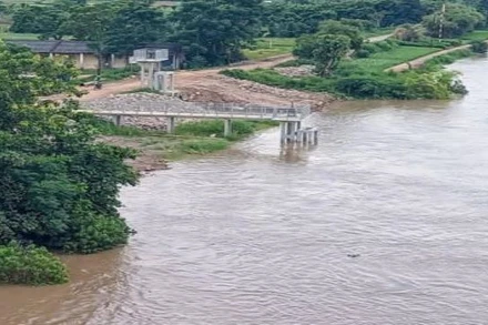 Lũ trên sông Trà Lý, tỉnh Thái Bình lên nhanh và có diễn biến hết sức phức tạp.