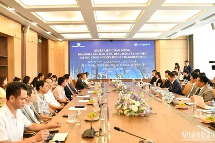 Quang cảnh buổi làm việc giữa đoàn thông tấn, báo chí Hàn Quốc với tỉnh Thái Bình.