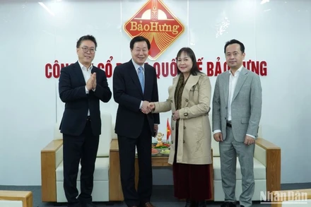 Đoàn đại biểu Hàn Quốc thăm, tìm hiểu hoạt động sản xuất, kinh doanh tại Công ty cổ phần Quốc tế Bảo Hưng.